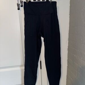High-Waist Black Active Leggings with Side Pockets